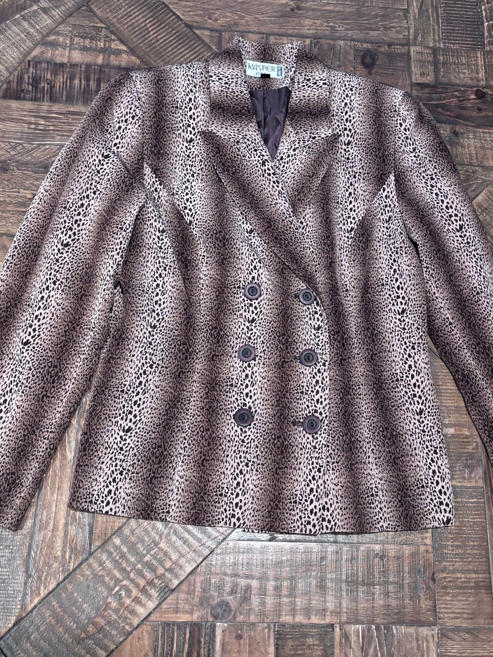 Kasper Women's Animal Print Blazer in size 10. Great condition